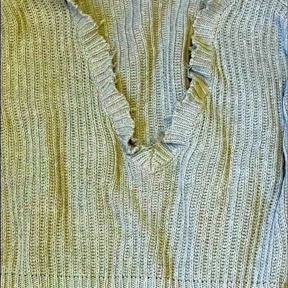 Gray Loose knitted frayed sweater - Picture 5 of 5